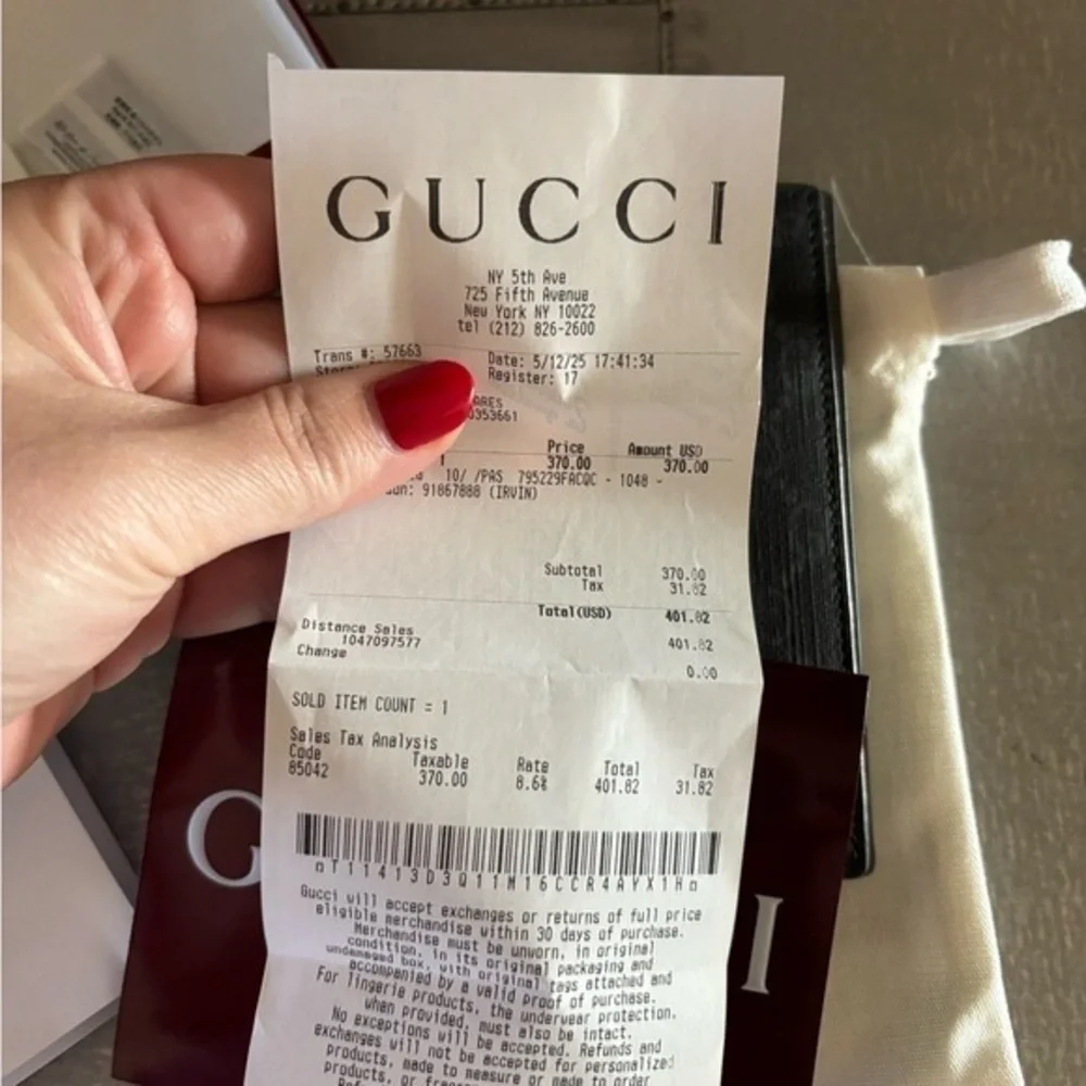 Gucci Leather passport holder/wallet